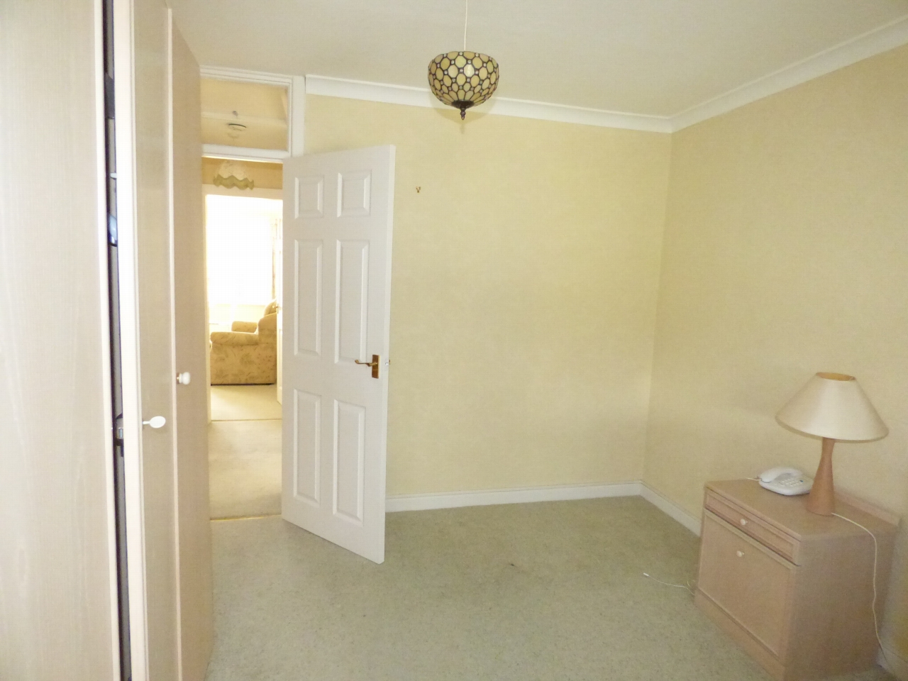 2 bedroom detached bungalow Under Offer in Stockport - 0.