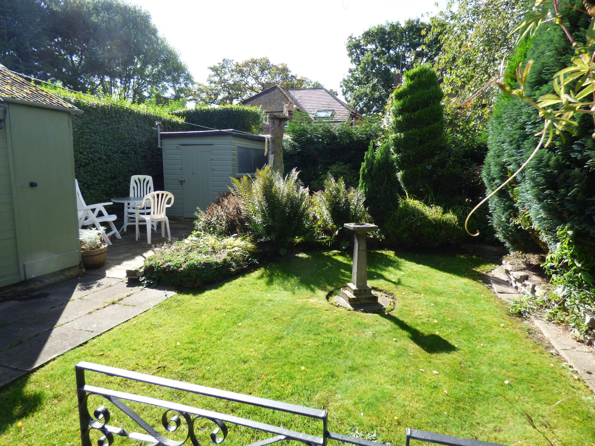 3 bedroom semi-detached house Let in Stockport - 2.