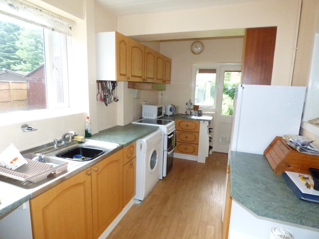 3 bedroom semi-detached house Let in Stockport - 4.