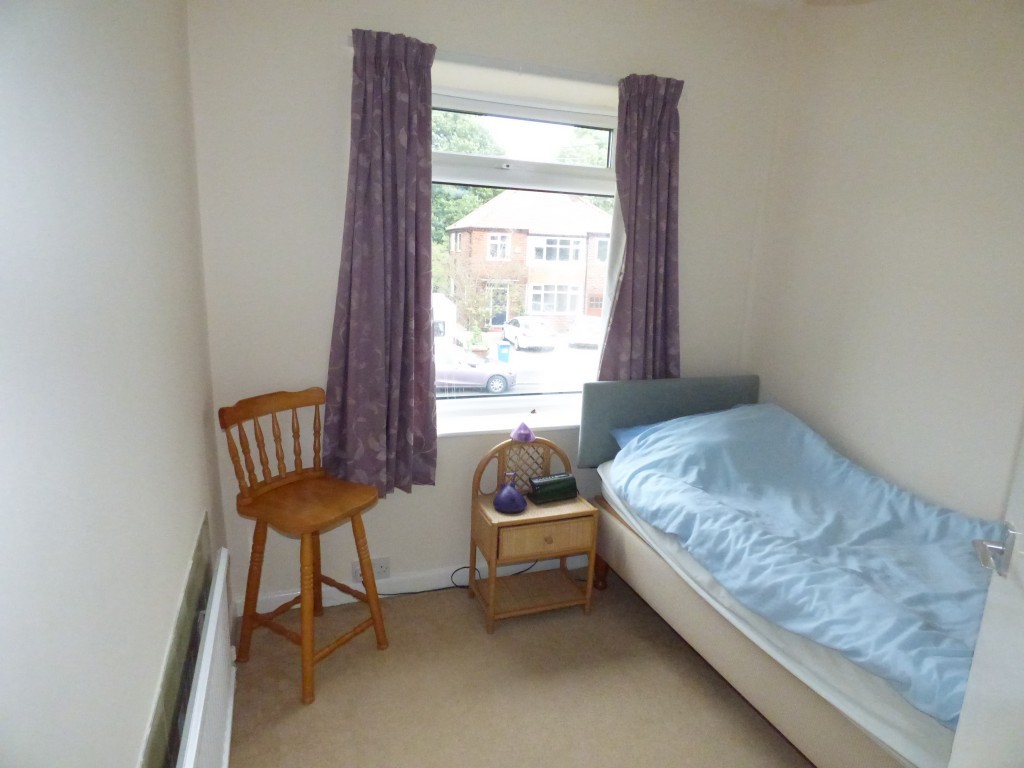3 bedroom semi-detached house Let in Stockport - 9.