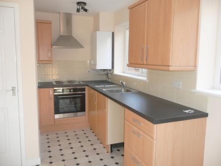 3 bedroom semi-detached house Let in Manchester - 0.