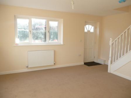 3 bedroom semi-detached house Let in Manchester - 0.