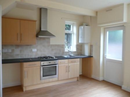 2 bedroom semi-detached house Let in Stockport - 0.