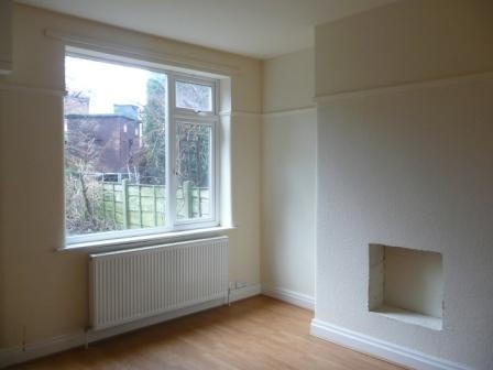 2 bedroom semi-detached house Let in Stockport - 0.