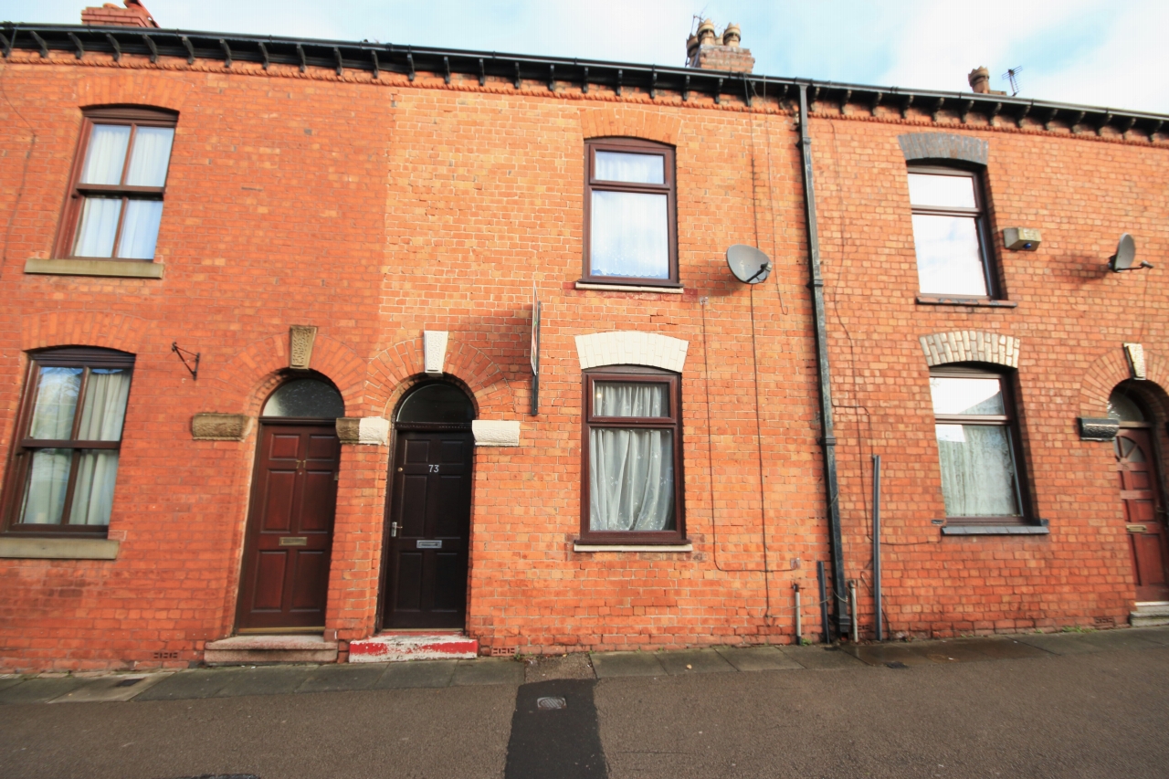 2 bedroom mid terraced house Let in Wigan - Photograph 1.