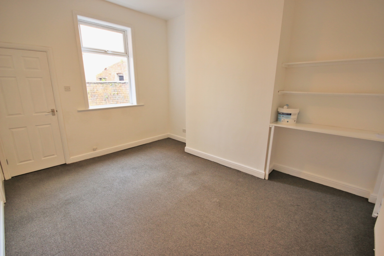 2 bedroom mid terraced house Let in Wigan - Photograph 3.