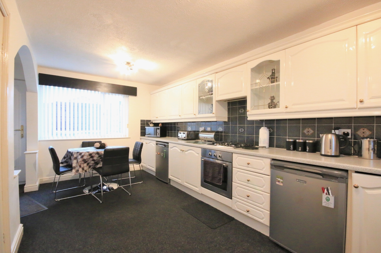 3 bedroom mid terraced house Let in Wigan - Photograph 2.