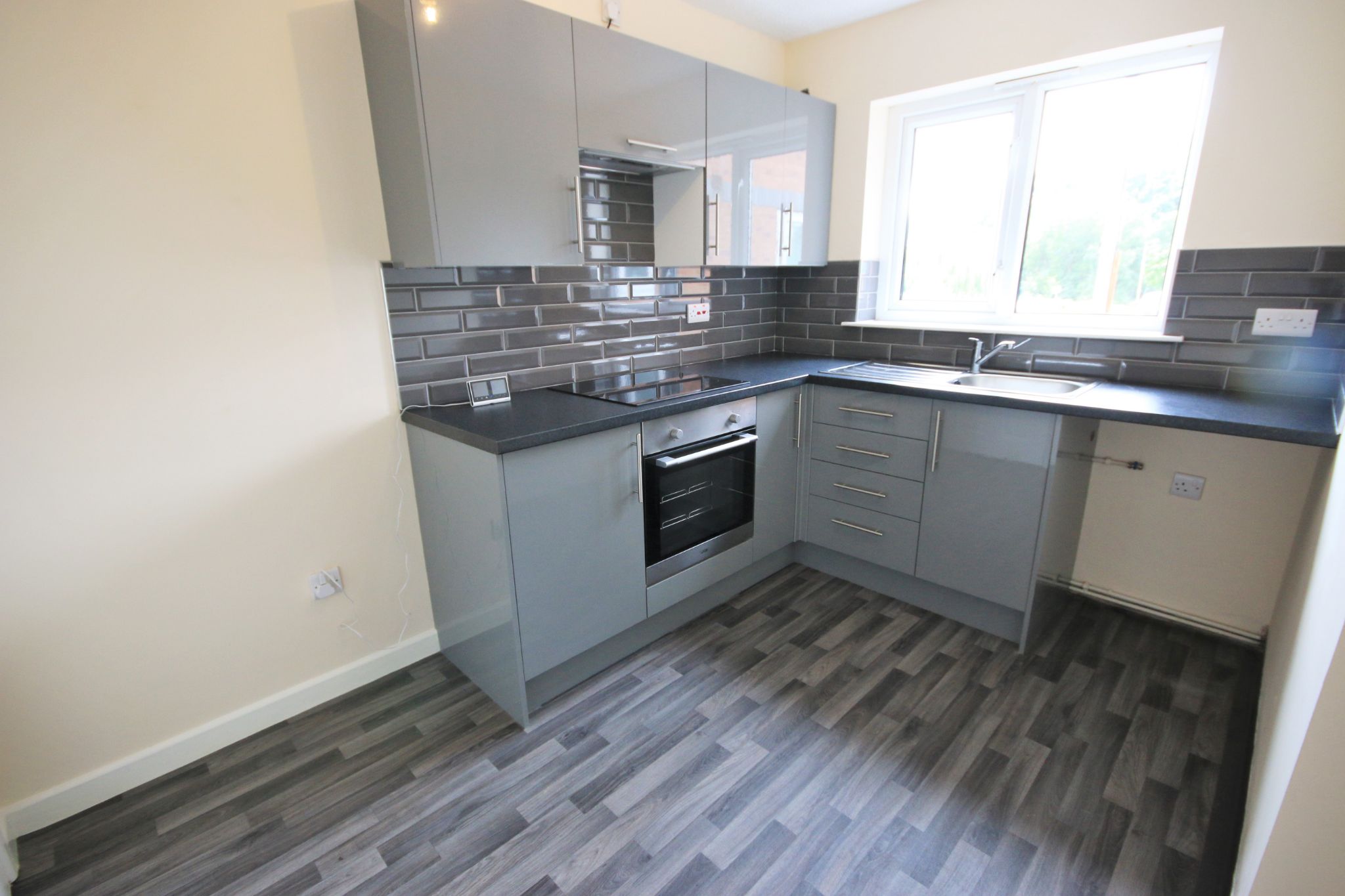 2 bedroom apartment flat/apartment Let in Wigan - Photograph 3.