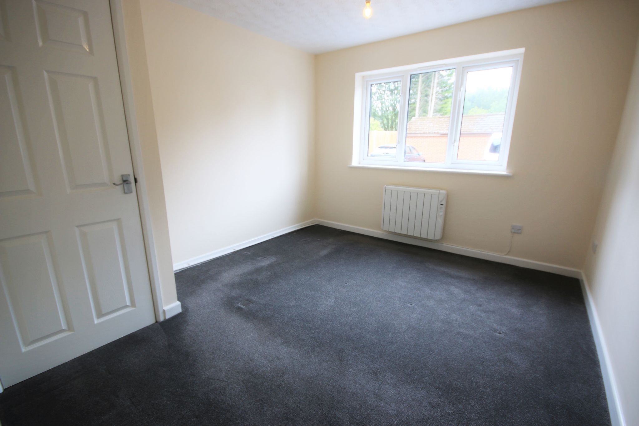 2 bedroom apartment flat/apartment Let in Wigan - Photograph 4.