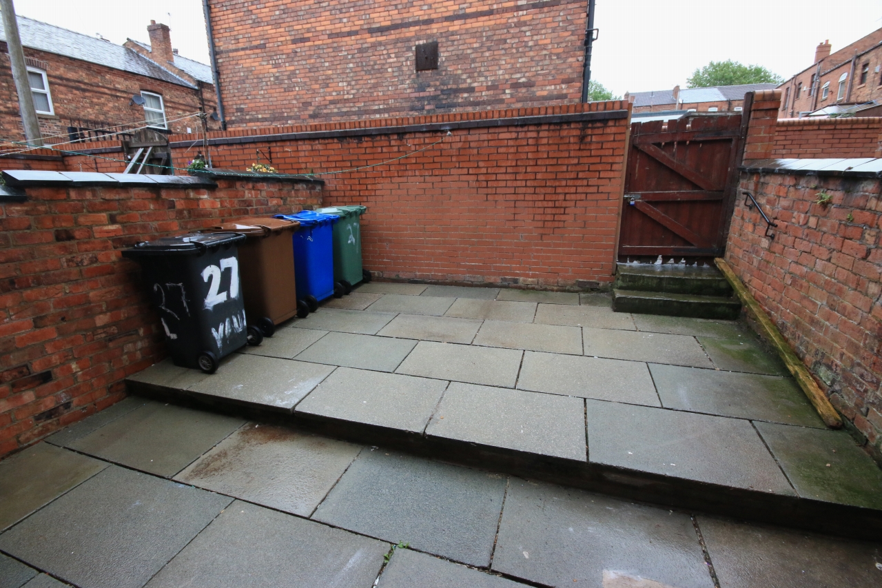 2 bedroom mid terraced house Let in Wigan - Photograph 8.