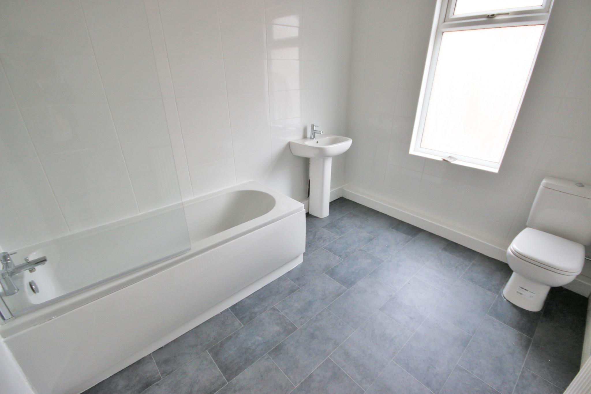 2 bedroom mid terraced house Let in Wigan - Photograph 8.