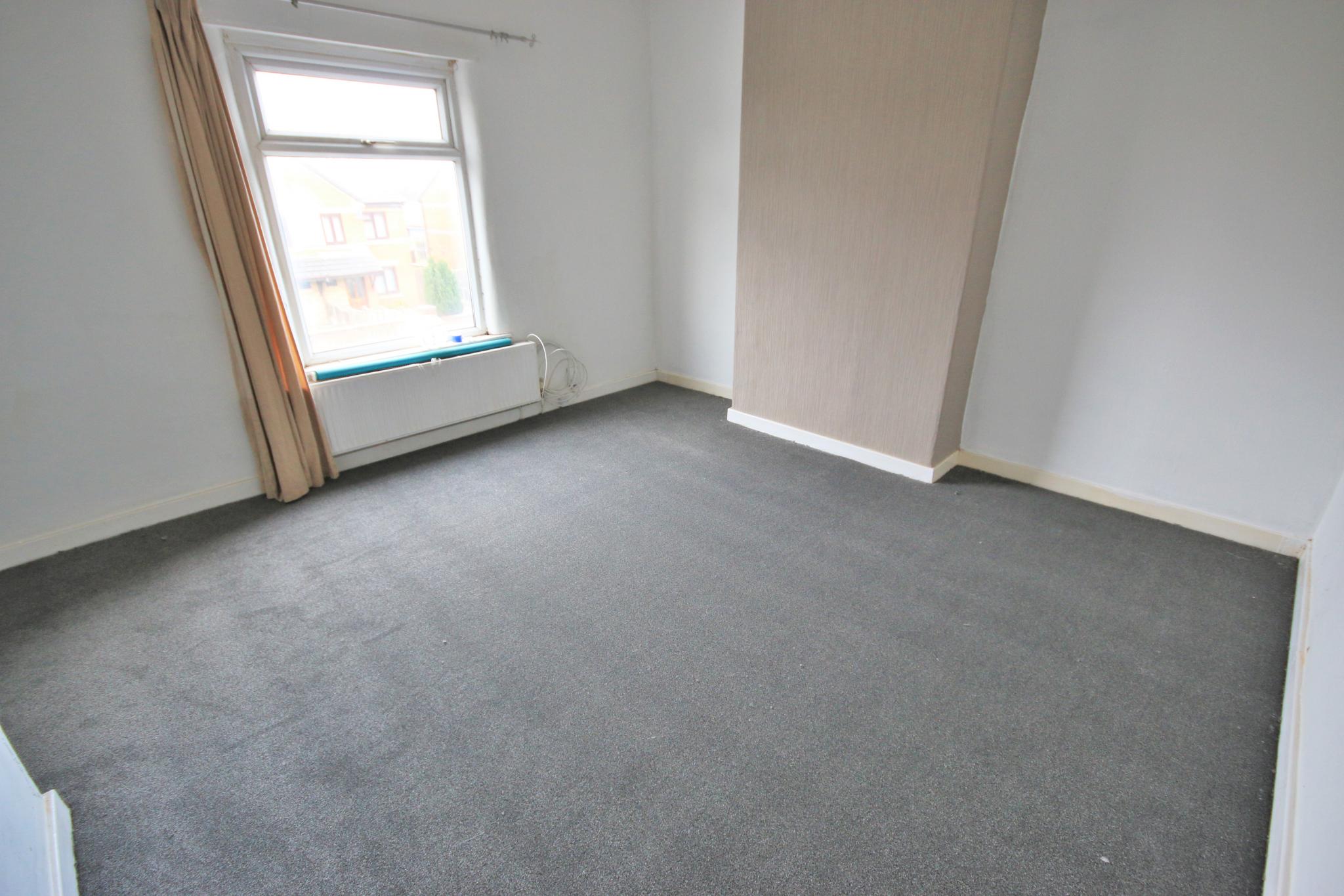 2 bedroom mid terraced house Let in Wigan - Photograph 6.