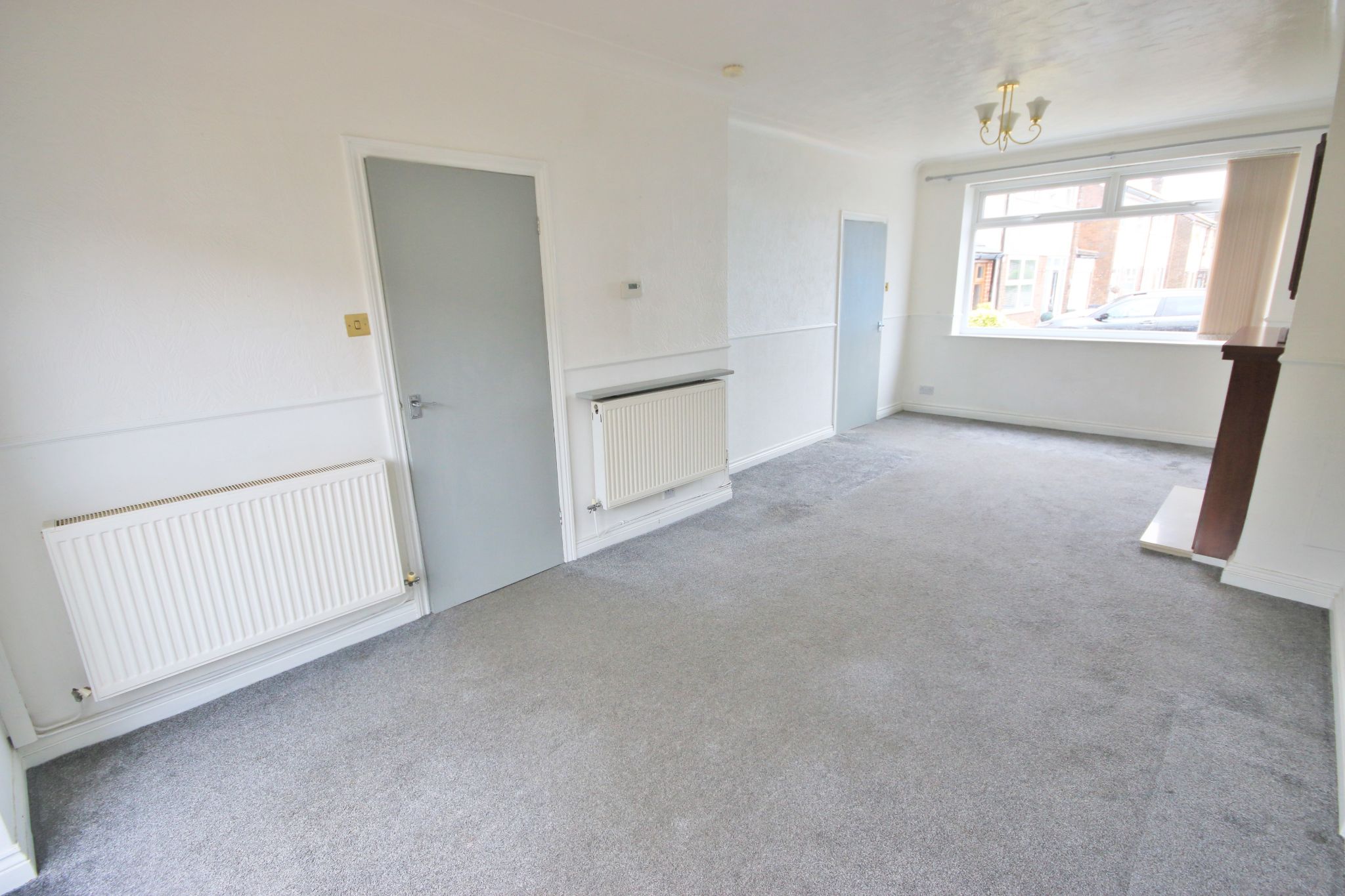 3 bedroom semi-detached house Let in Wigan - Photograph 3.