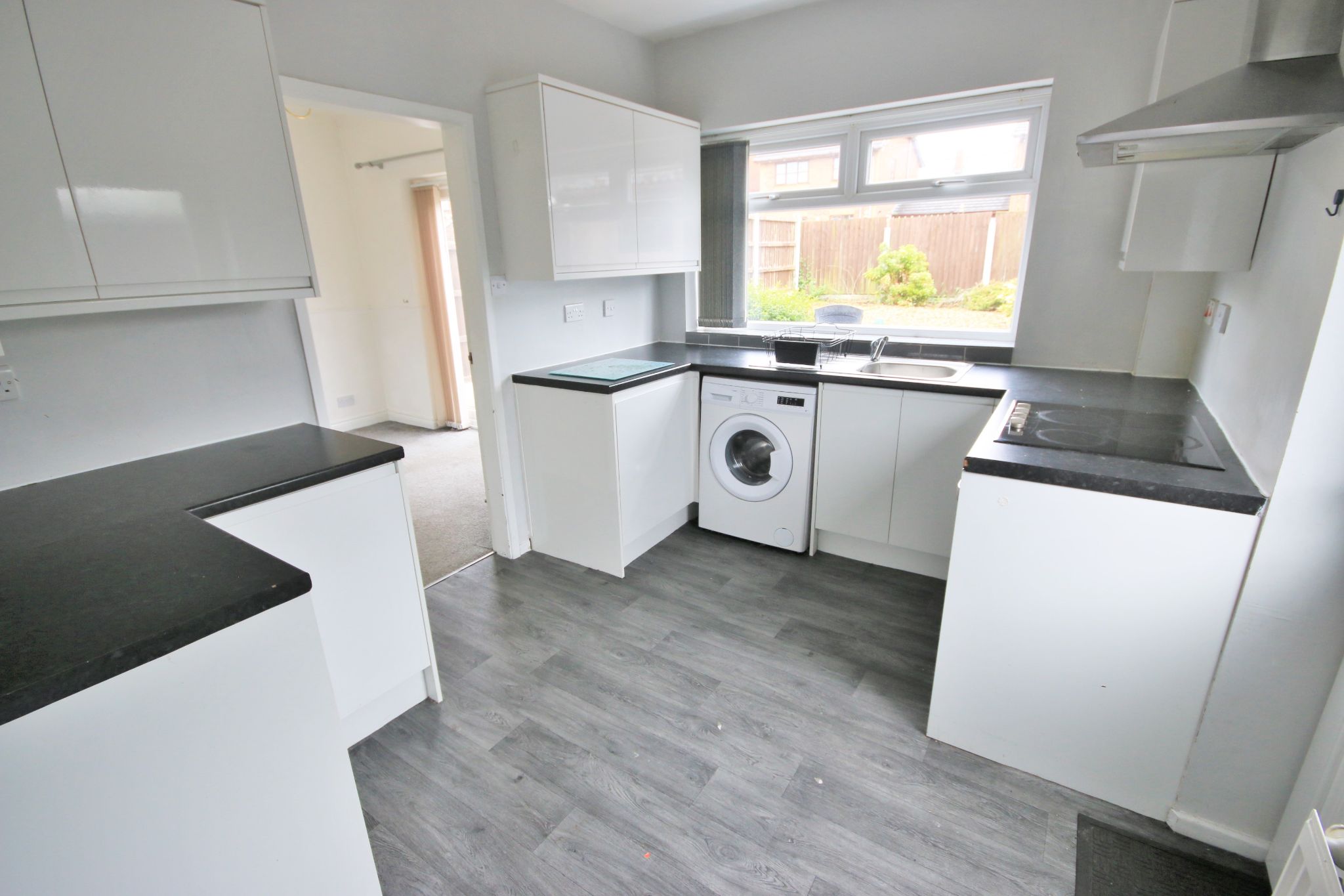 3 bedroom semi-detached house Let in Wigan - Photograph 5.