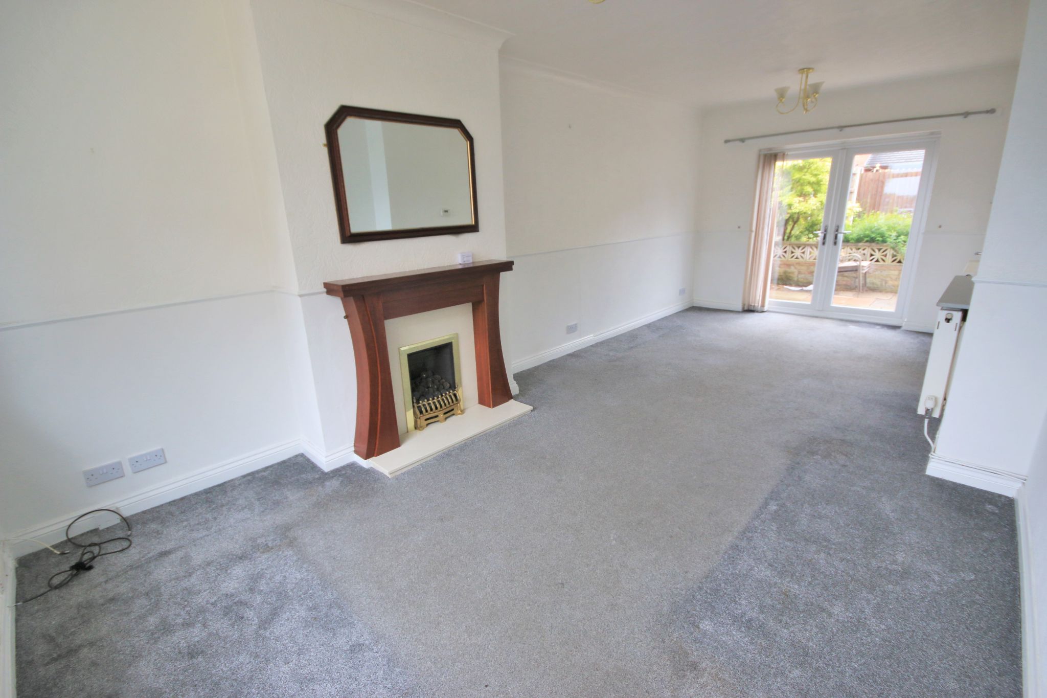 3 bedroom semi-detached house Let in Wigan - Photograph 2.