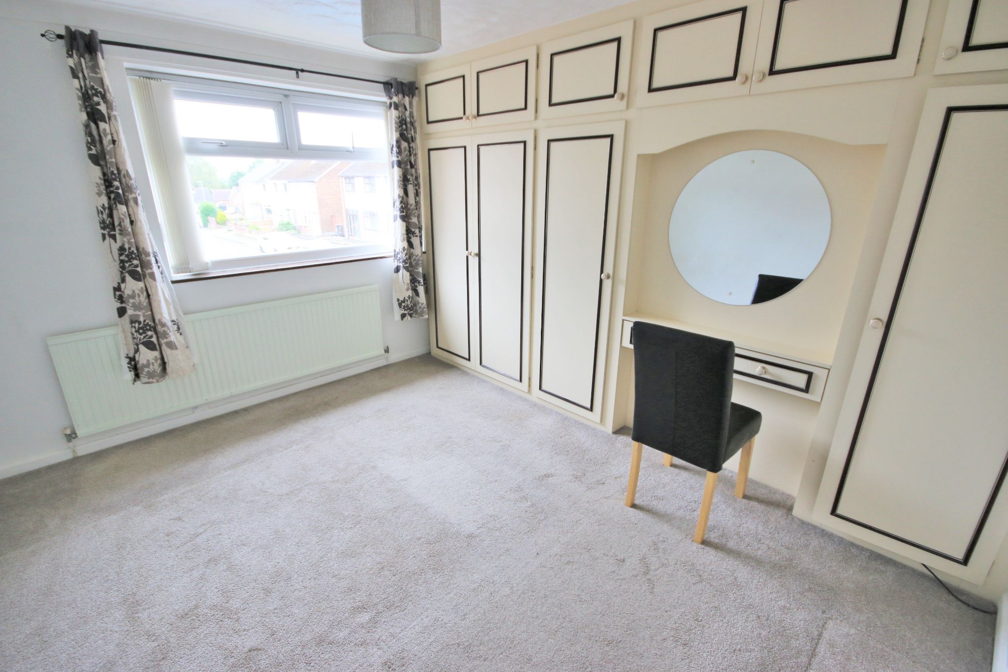 3 bedroom semi-detached house Let in Wigan - Photograph 7.