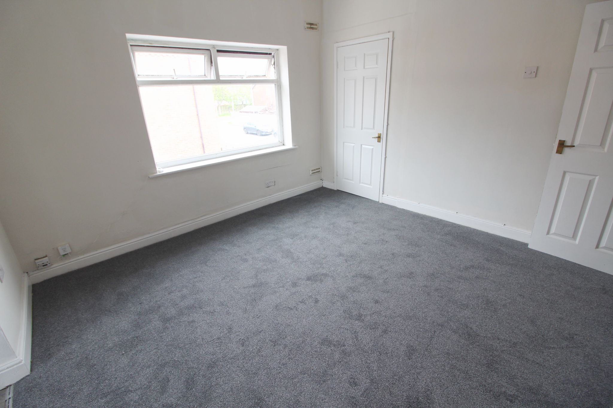 2 bedroom apartment flat/apartment To Let in Wigan - Photograph 4.