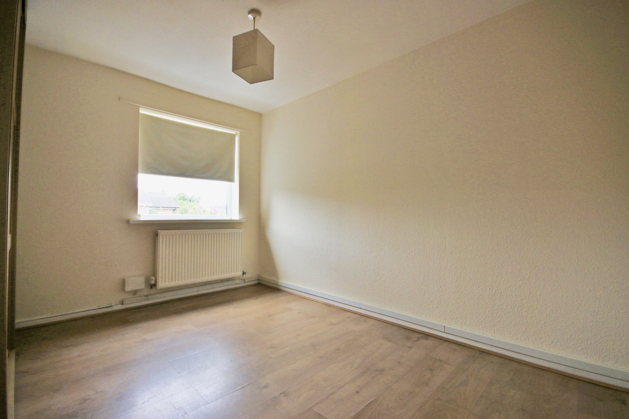 2 bedroom apartment flat/apartment Let in Wigan - Photograph 6.