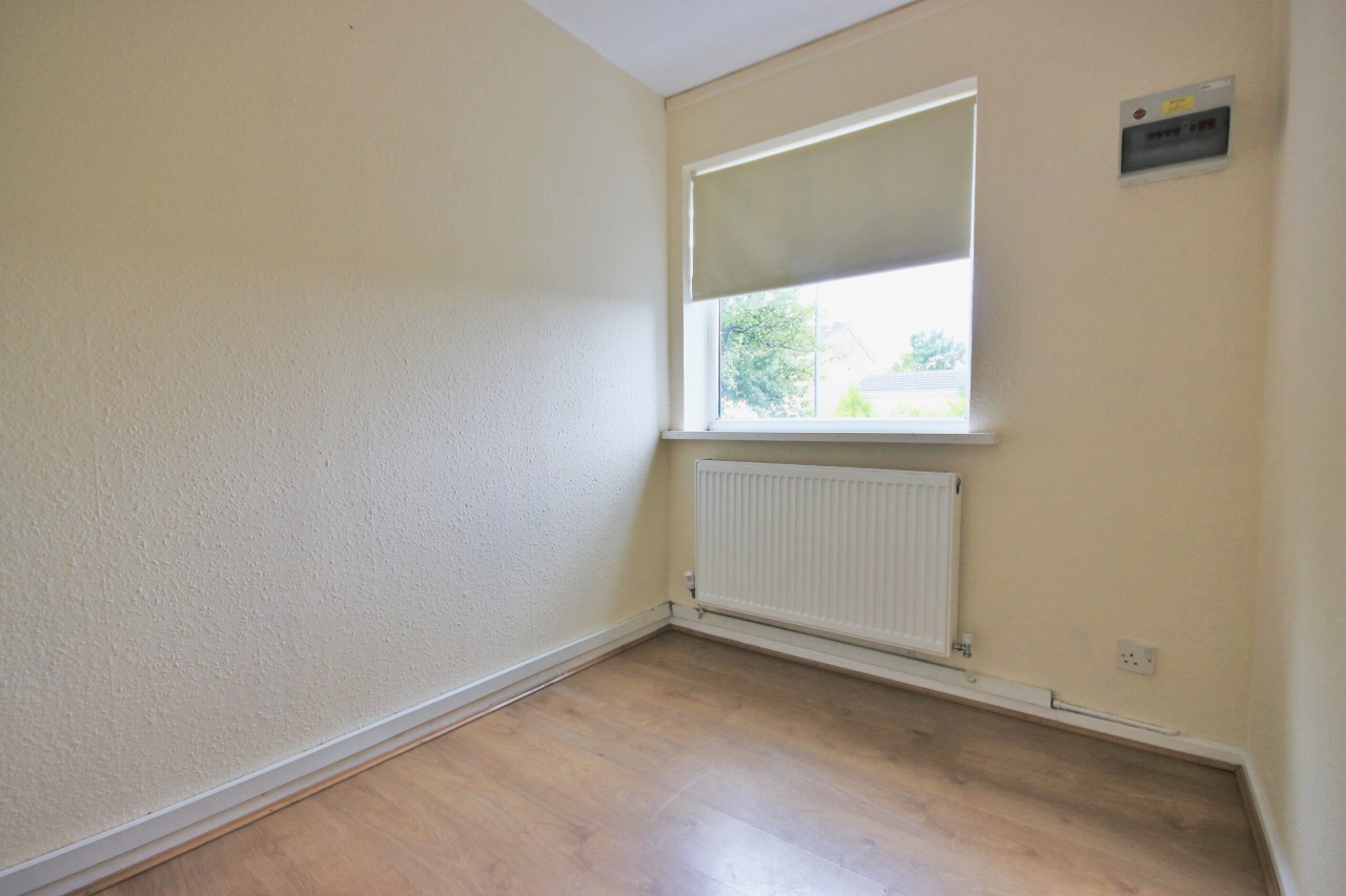 2 bedroom apartment flat/apartment Let in Wigan - Photograph 7.