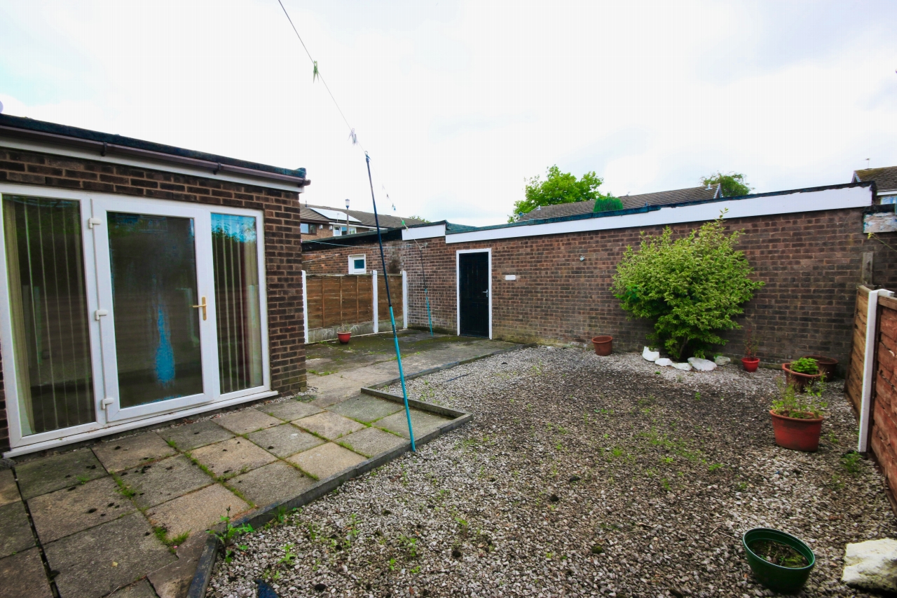 2 bedroom apartment flat/apartment Let in Wigan - Photograph 10.