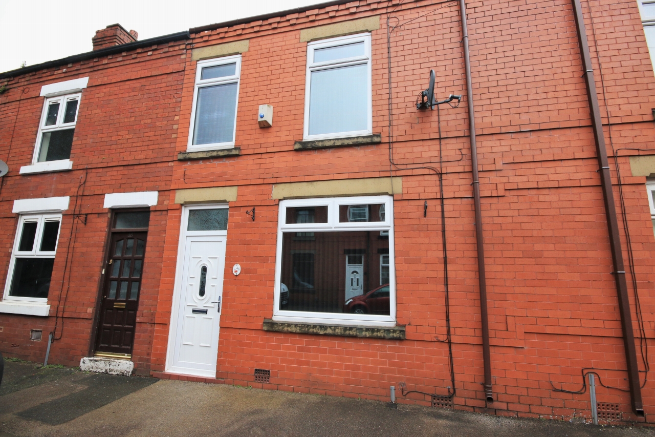 2 bedroom mid terraced house Let in Wigan - Photograph 1.