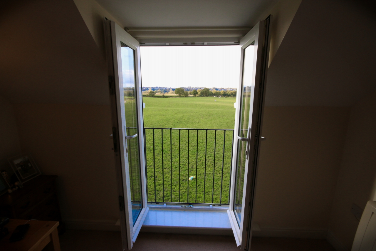 2 bedroom apartment flat/apartment Let in Wigan - Photograph 4.