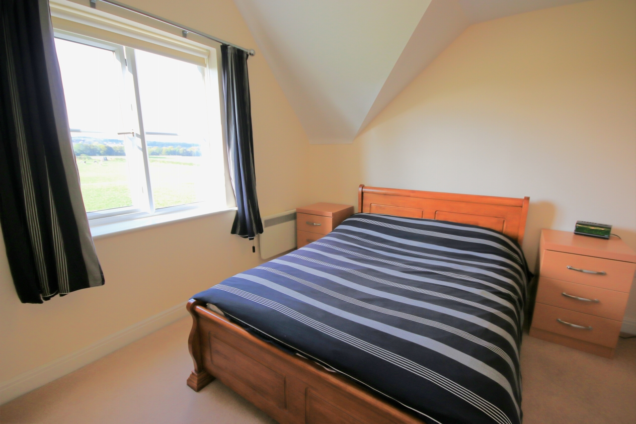 2 bedroom apartment flat/apartment Let in Wigan - Photograph 8.