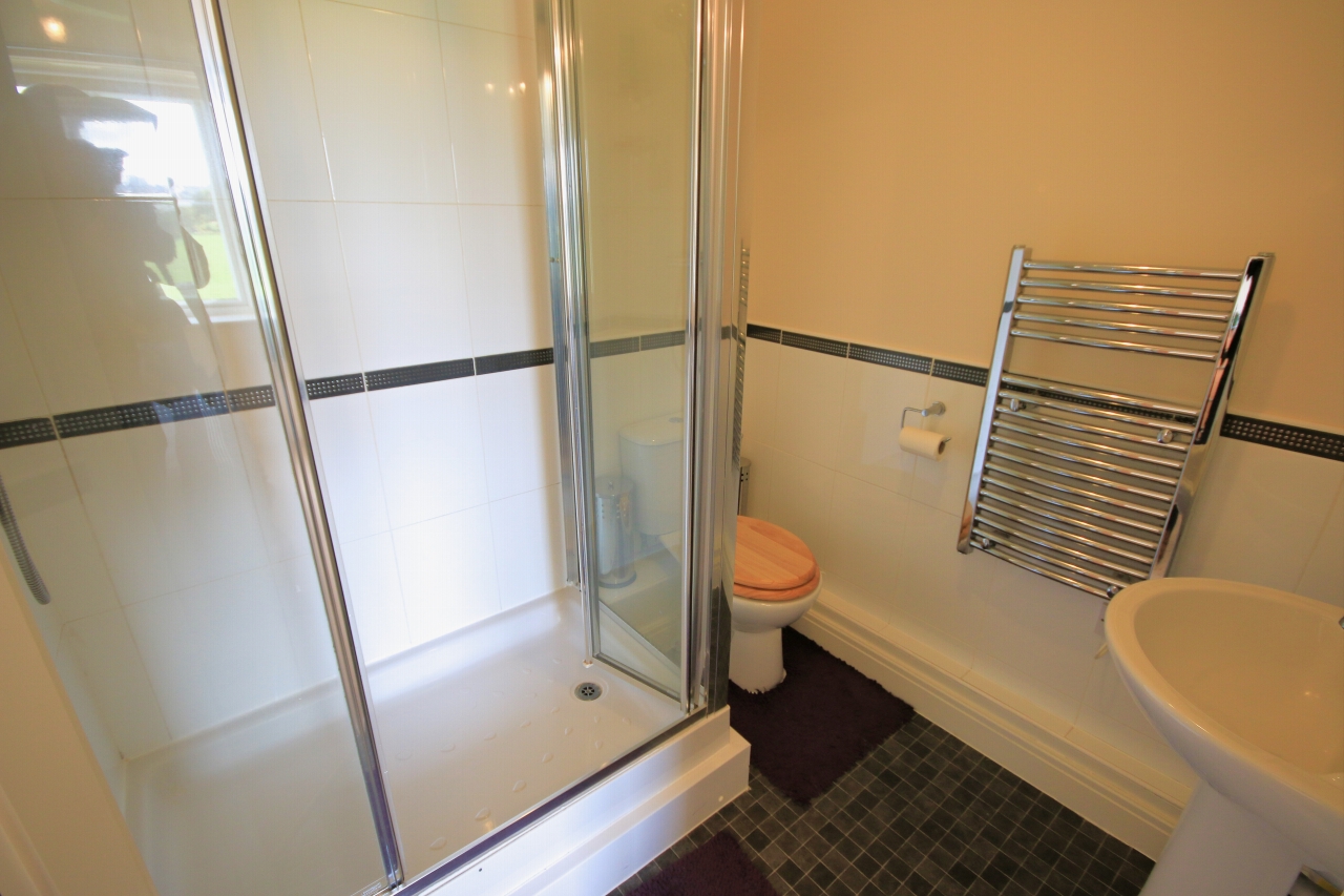 2 bedroom apartment flat/apartment Let in Wigan - Photograph 10.