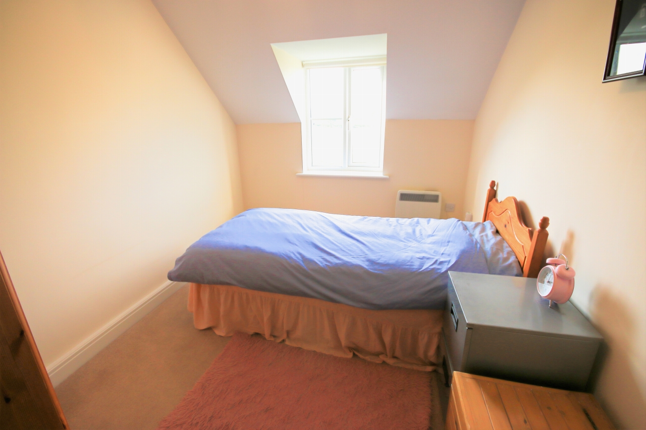 2 bedroom apartment flat/apartment Let in Wigan - Photograph 12.