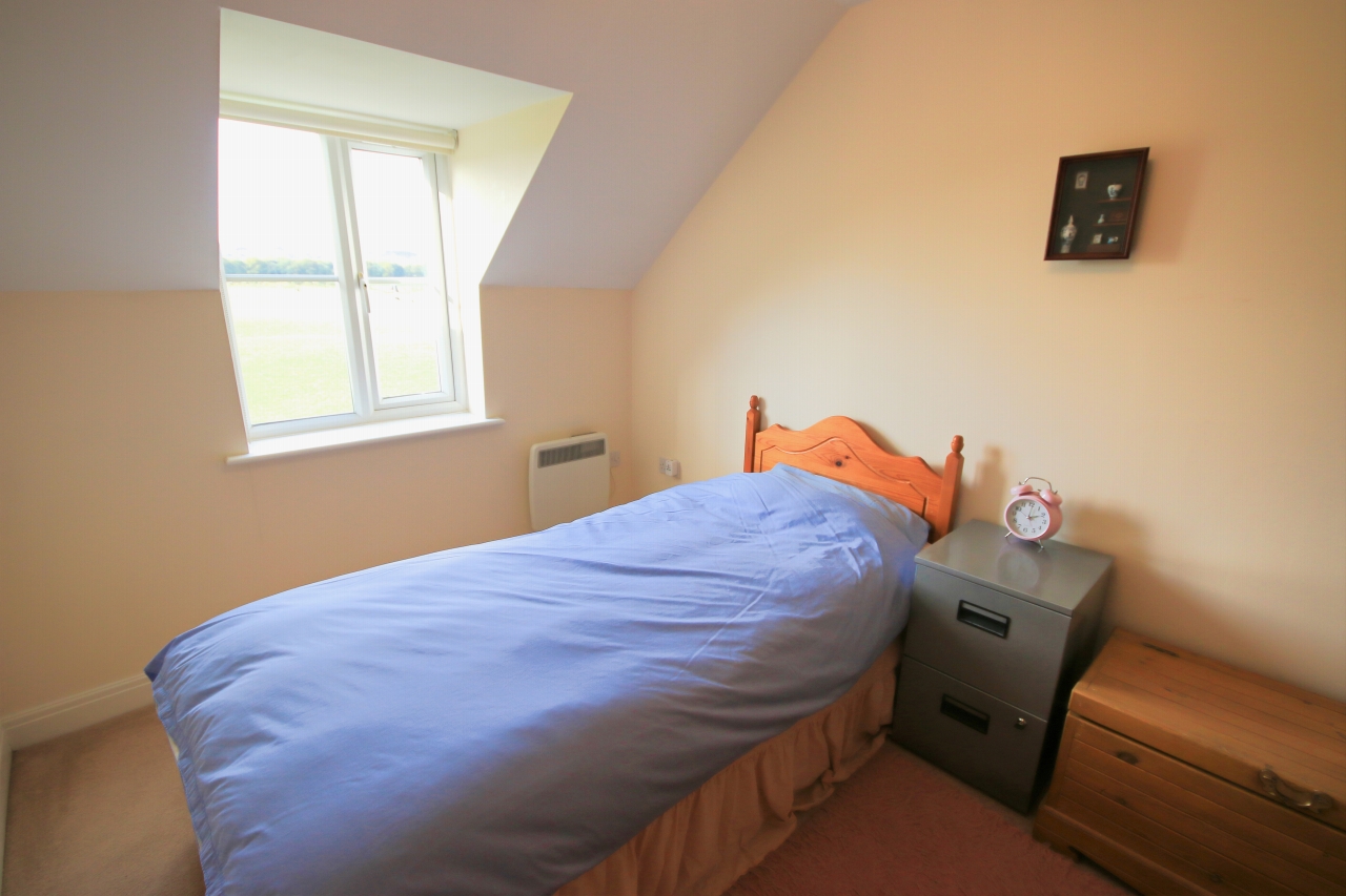 2 bedroom apartment flat/apartment Let in Wigan - Photograph 13.