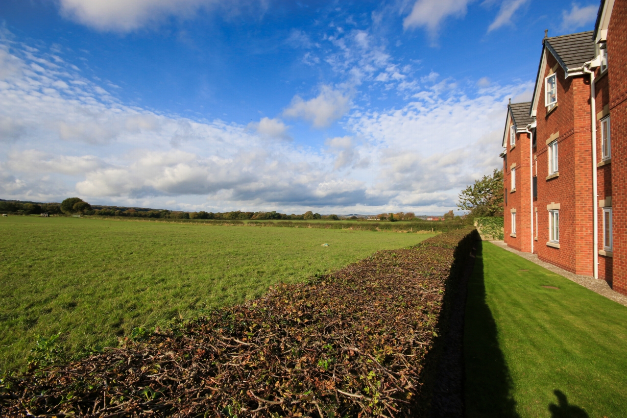 2 bedroom apartment flat/apartment Let in Wigan - Photograph 17.