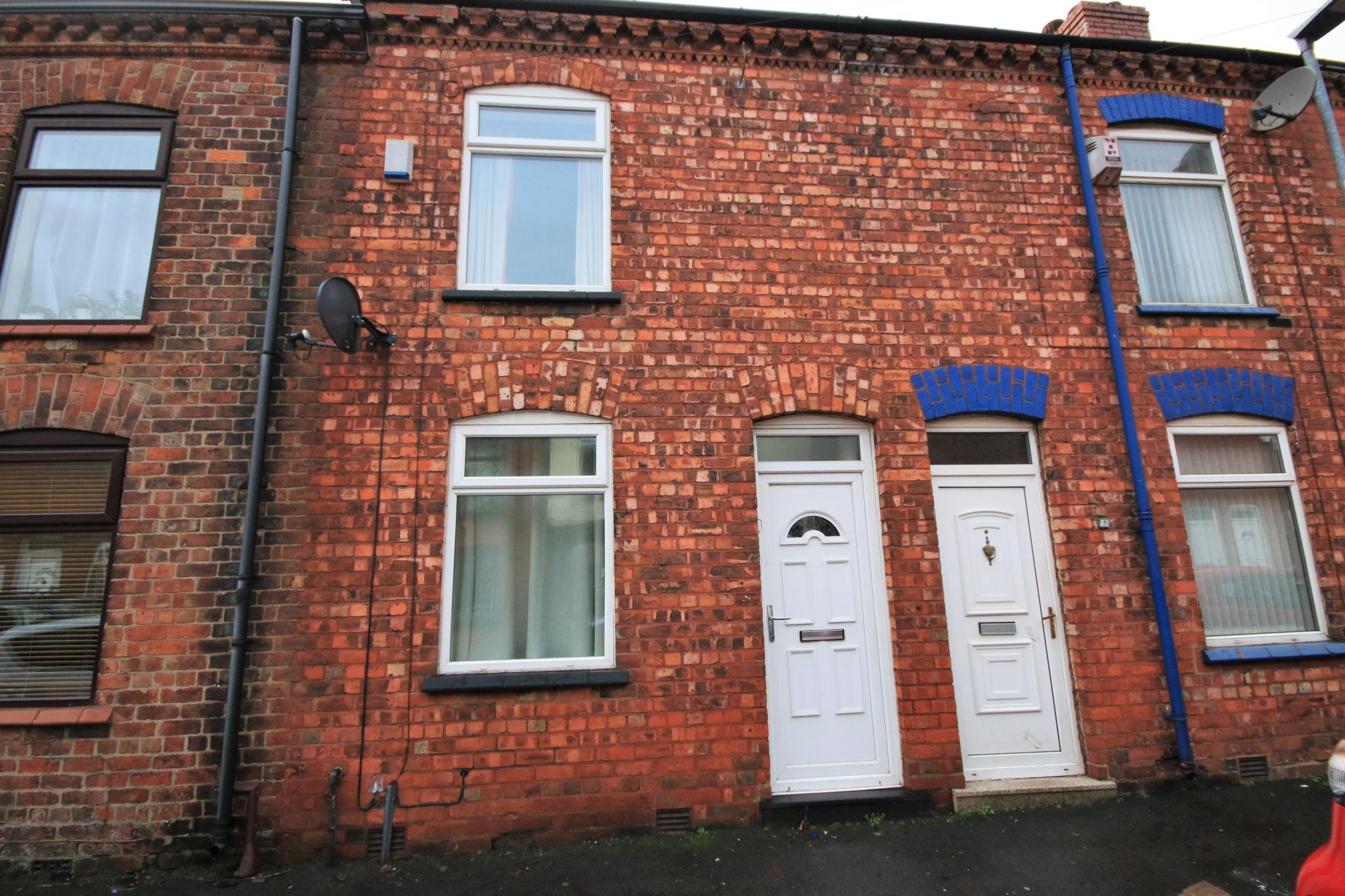 2 bedroom mid terraced house Let in Wigan - Photograph 1.
