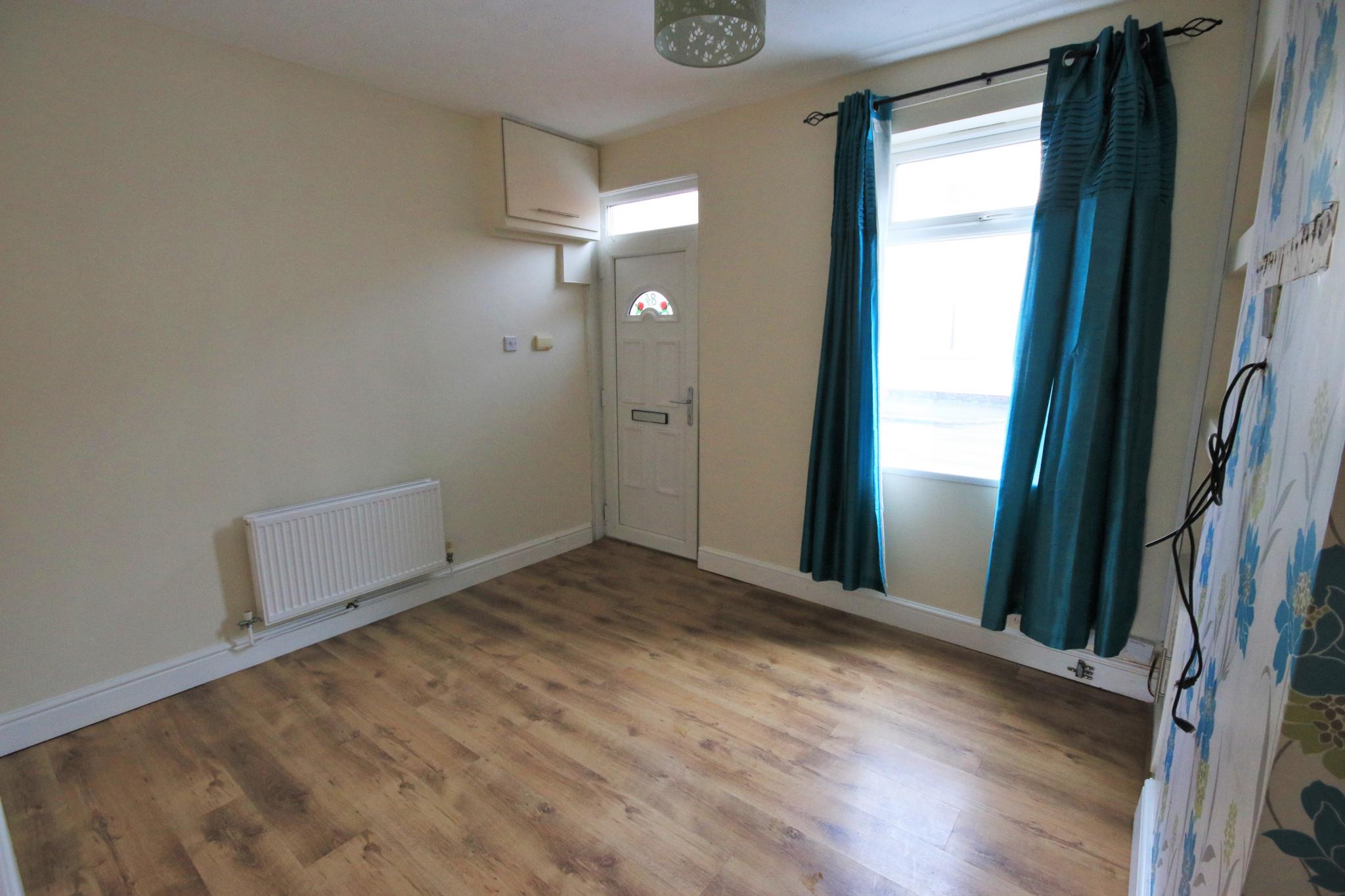 2 bedroom mid terraced house Let in Wigan - Photograph 3.