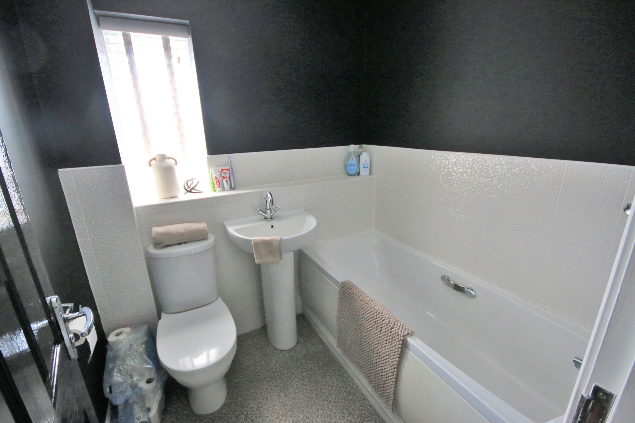 4 bedroom town house To Let in Wigan - Photograph 19.