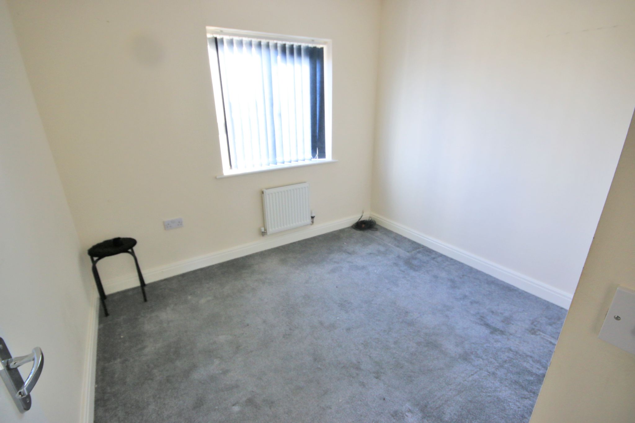 4 bedroom town house To Let in Wigan - Photograph 13.