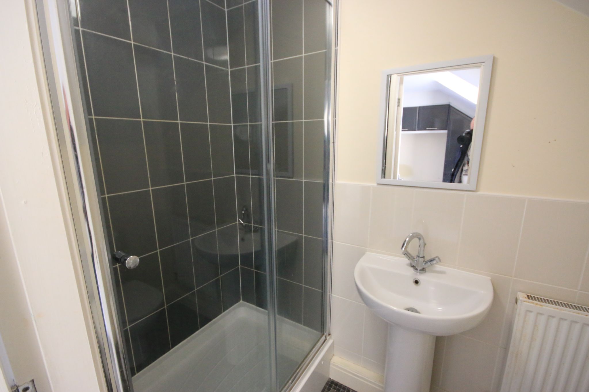 4 bedroom town house To Let in Wigan - Photograph 11.