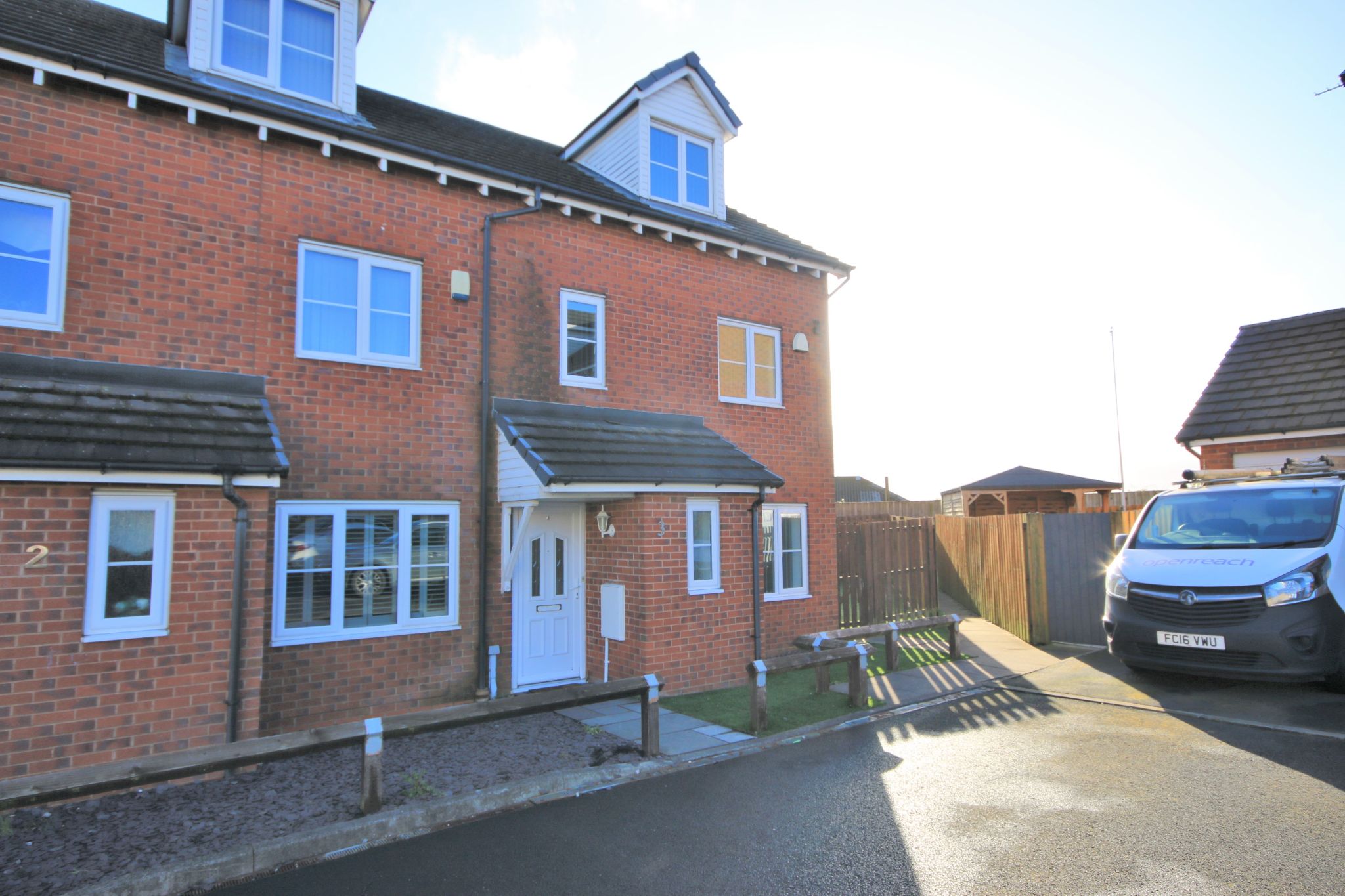 4 bedroom town house To Let in Wigan - Property photograph.