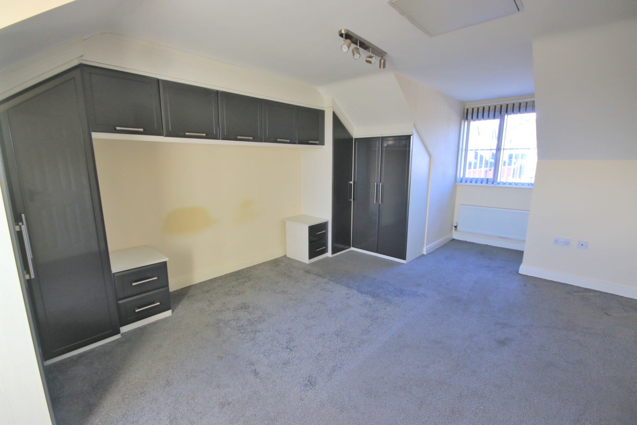 4 bedroom town house To Let in Wigan - Photograph 9.