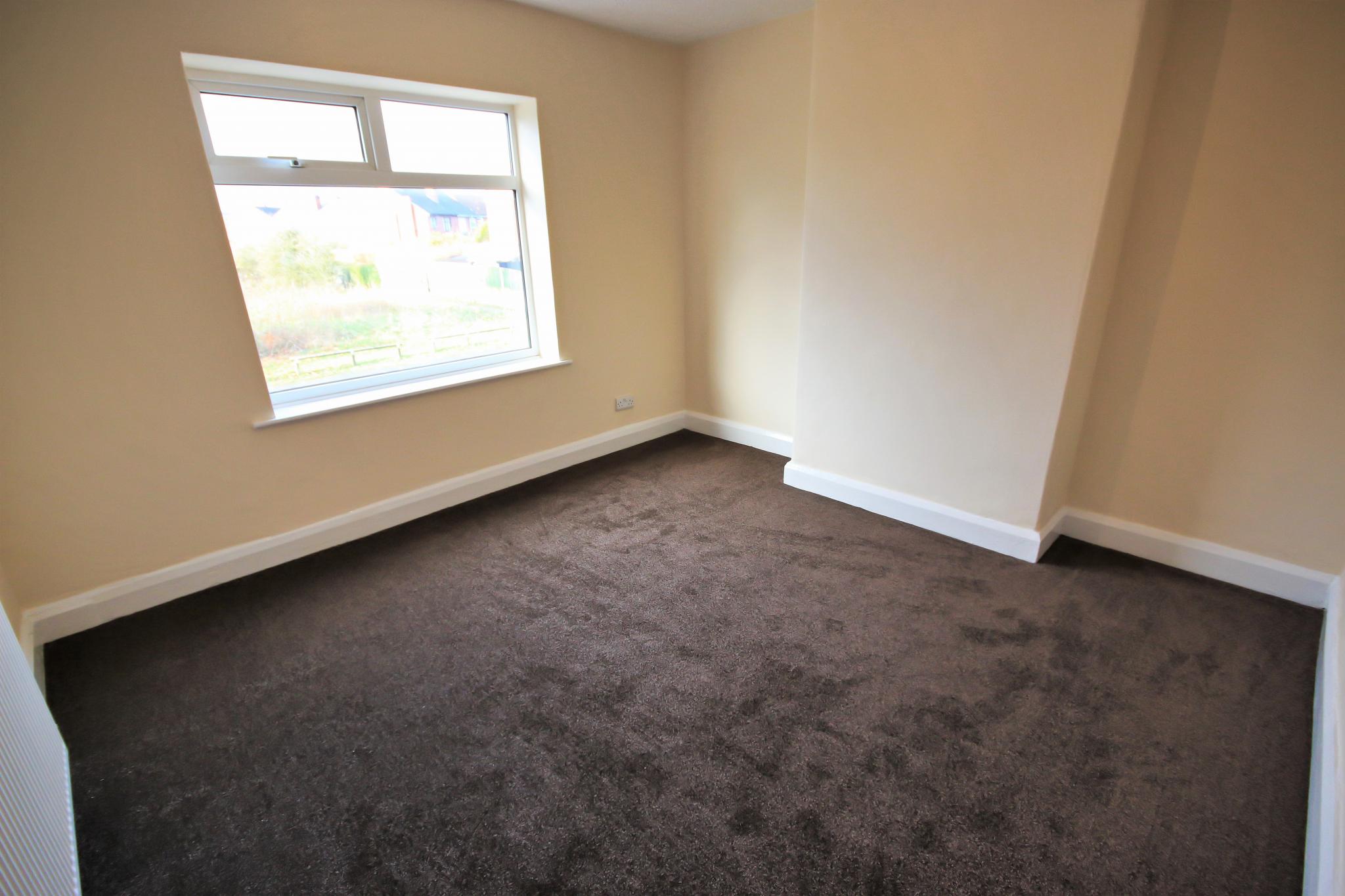 3 bedroom semi-detached house Let in Wigan - Bedroom 2.