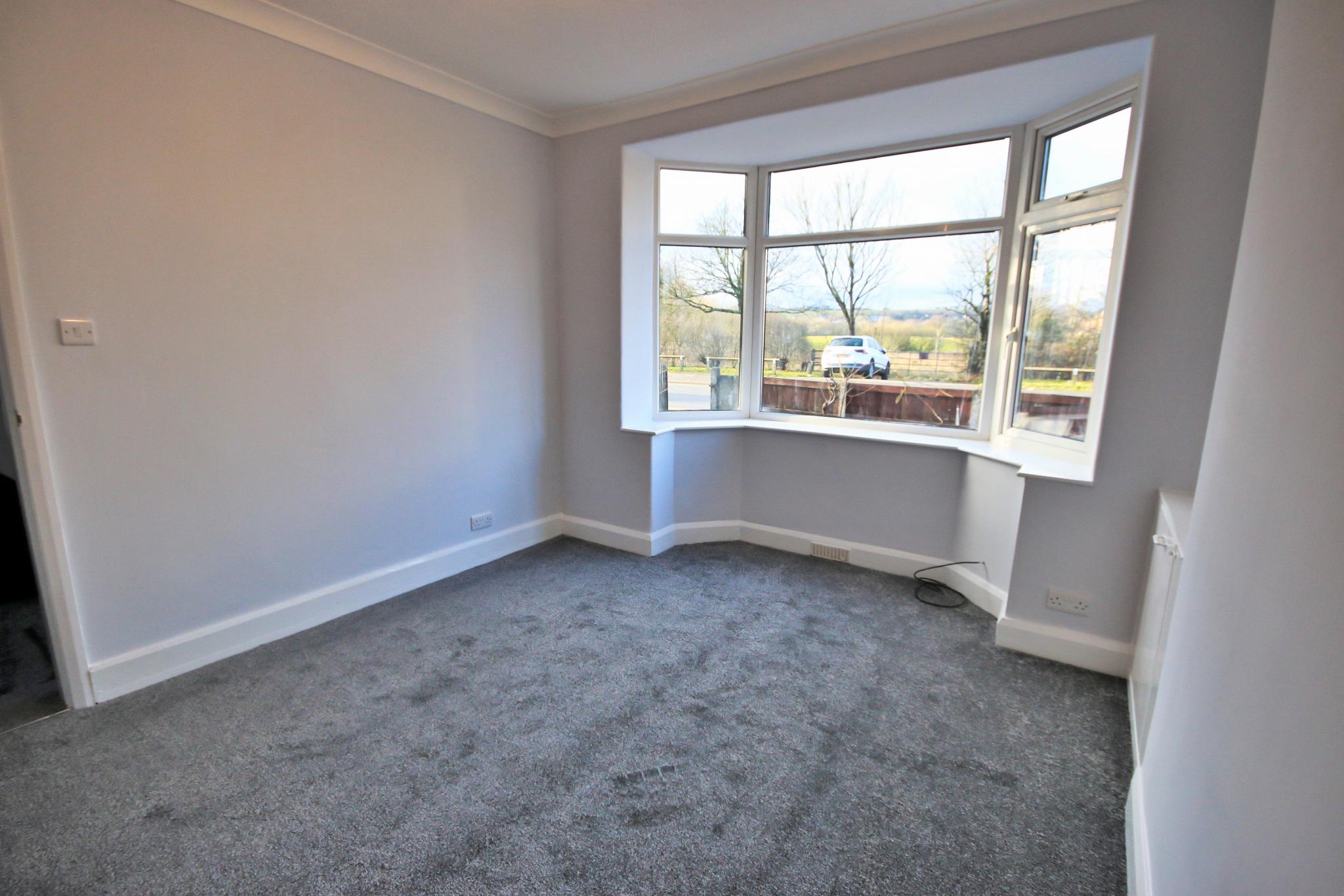 3 bedroom semi-detached house Let in Wigan - lounge.