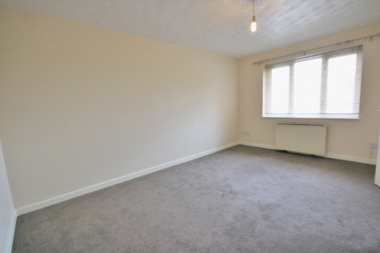 2 bedroom apartment flat/apartment Let in Wigan - Photograph 4.