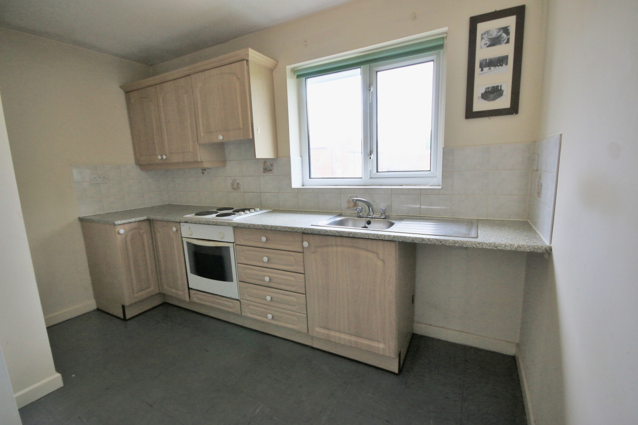 2 bedroom apartment flat/apartment Let in Wigan - Photograph 5.