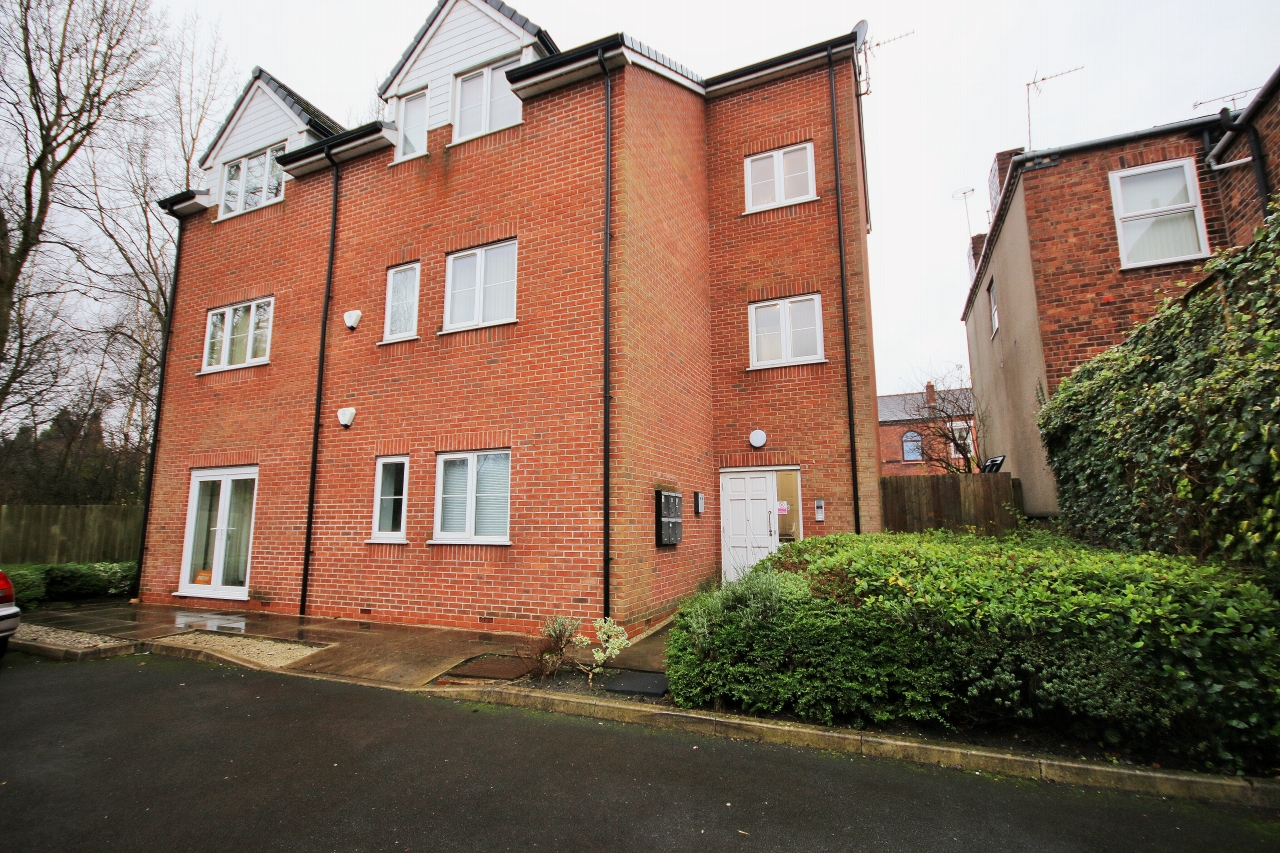 2 bedroom apartment flat/apartment Let in Wigan - Photograph 2.