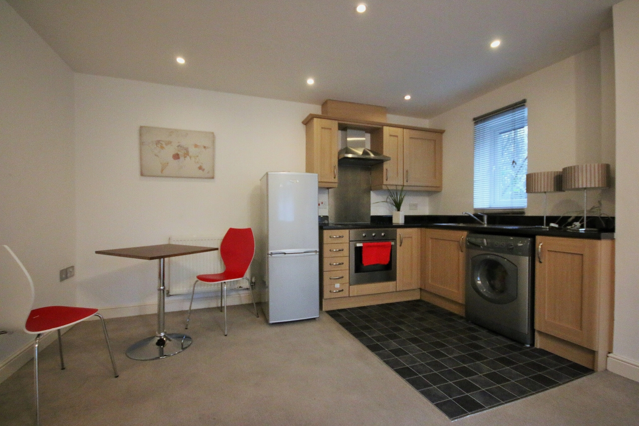 2 bedroom apartment flat/apartment Let in Wigan - Photograph 3.