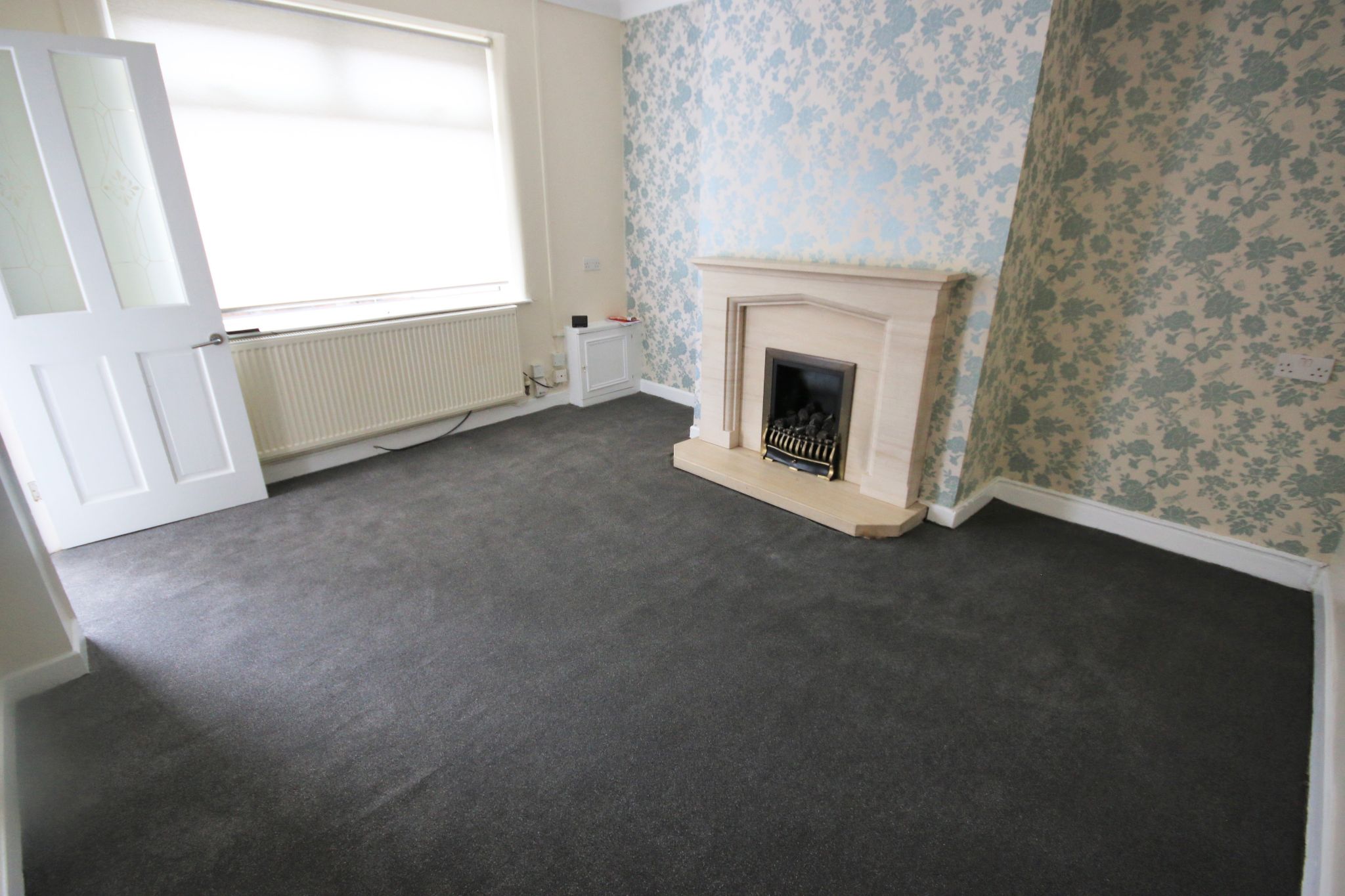 2 bedroom mid terraced house Let in Wigan - Photograph 3.