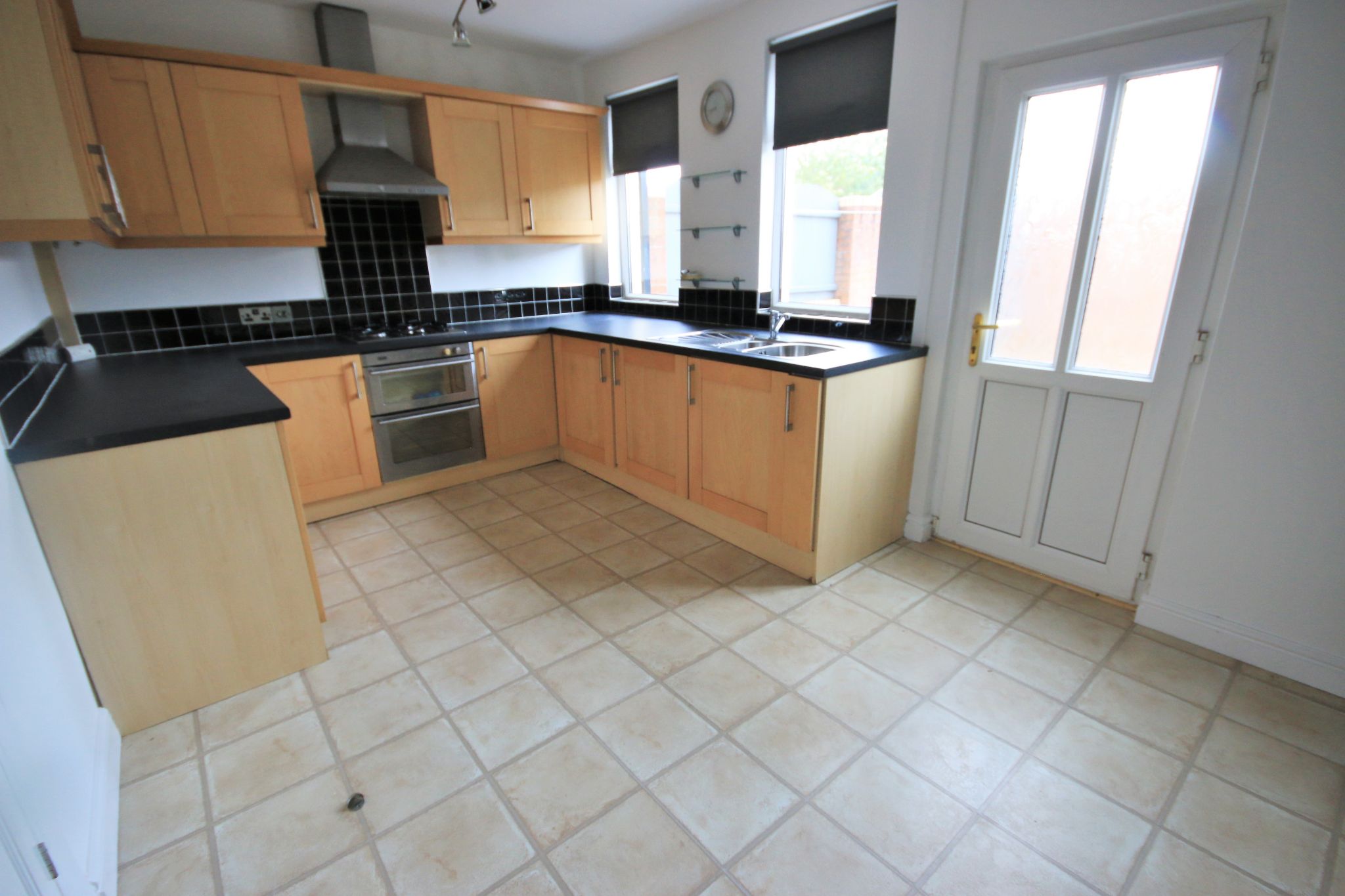 2 bedroom mid terraced house Let in Wigan - Photograph 4.