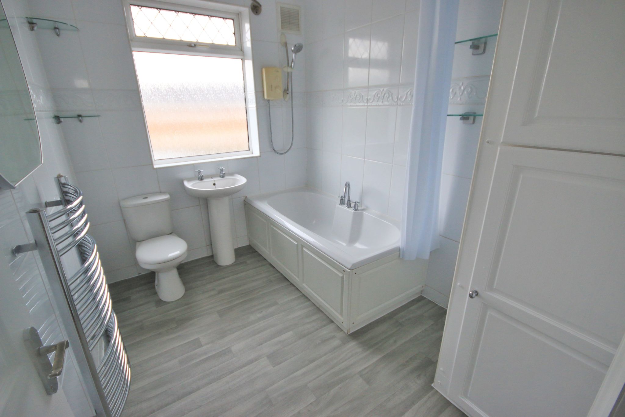 2 bedroom mid terraced house Let in Wigan - Photograph 8.