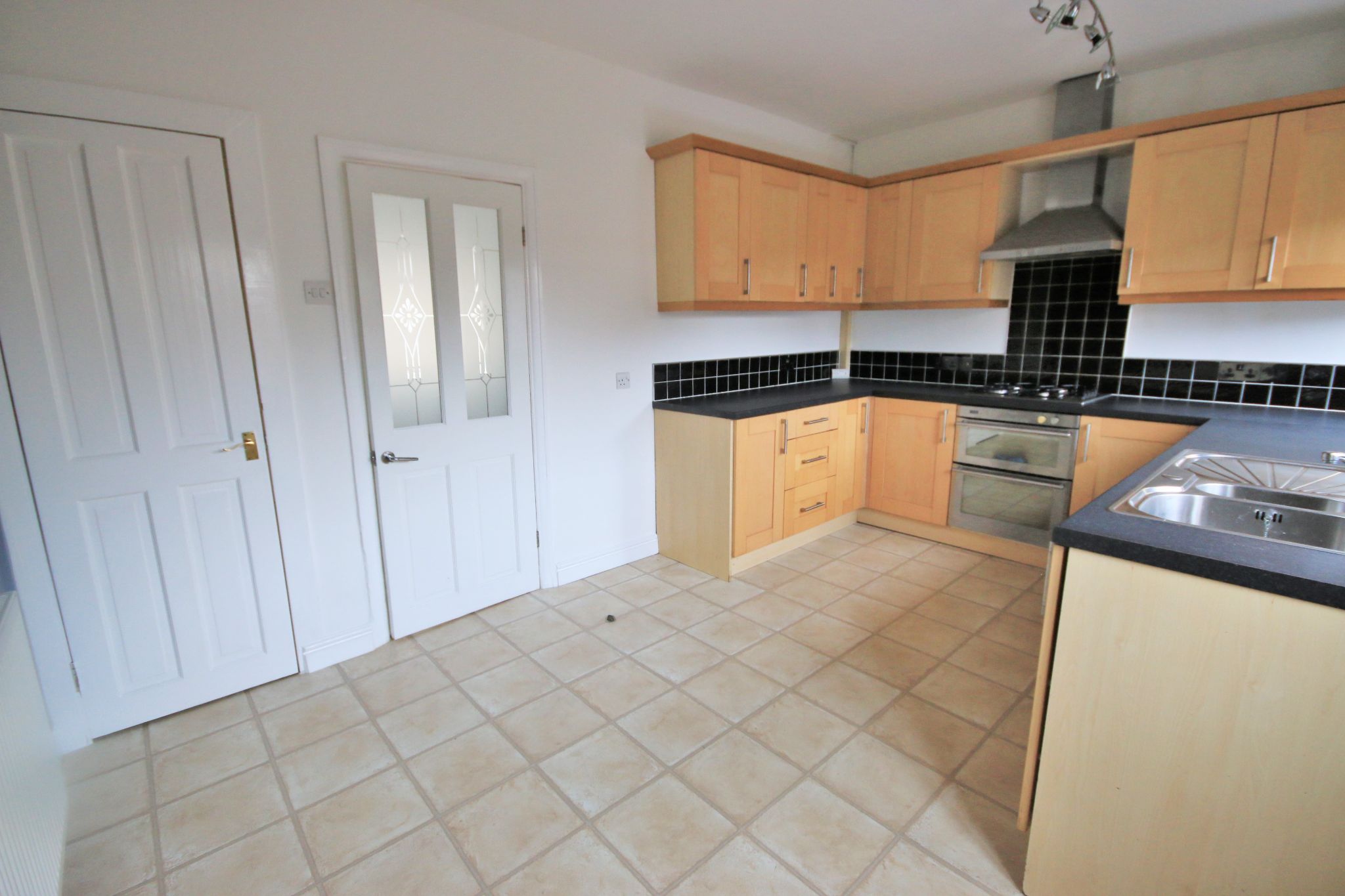 2 bedroom mid terraced house Let in Wigan - Photograph 5.