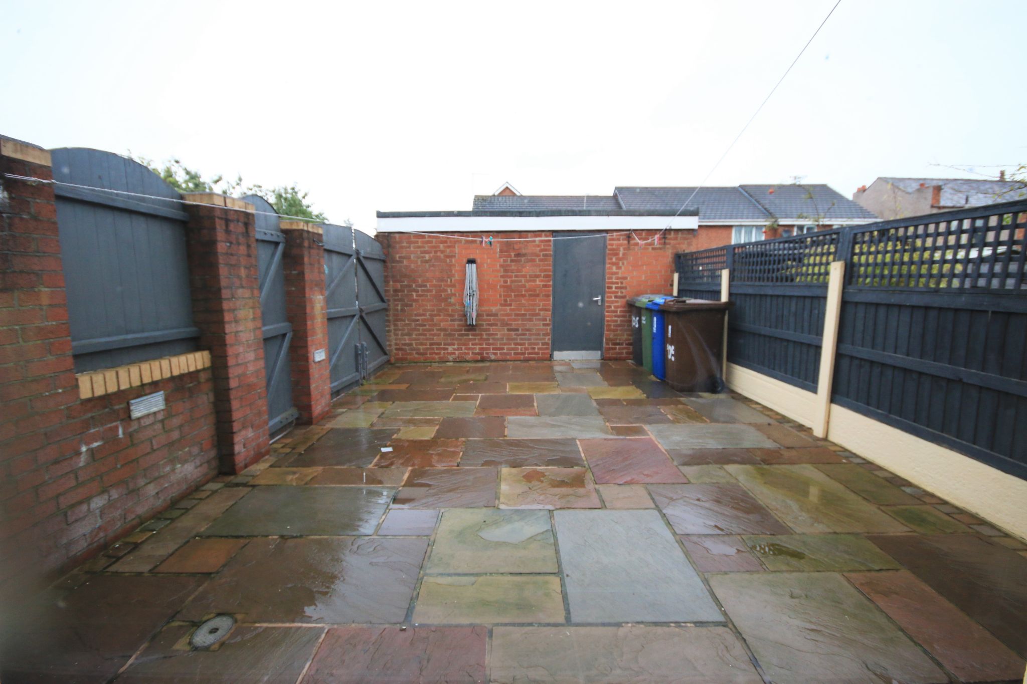 2 bedroom mid terraced house Let in Wigan - Photograph 9.