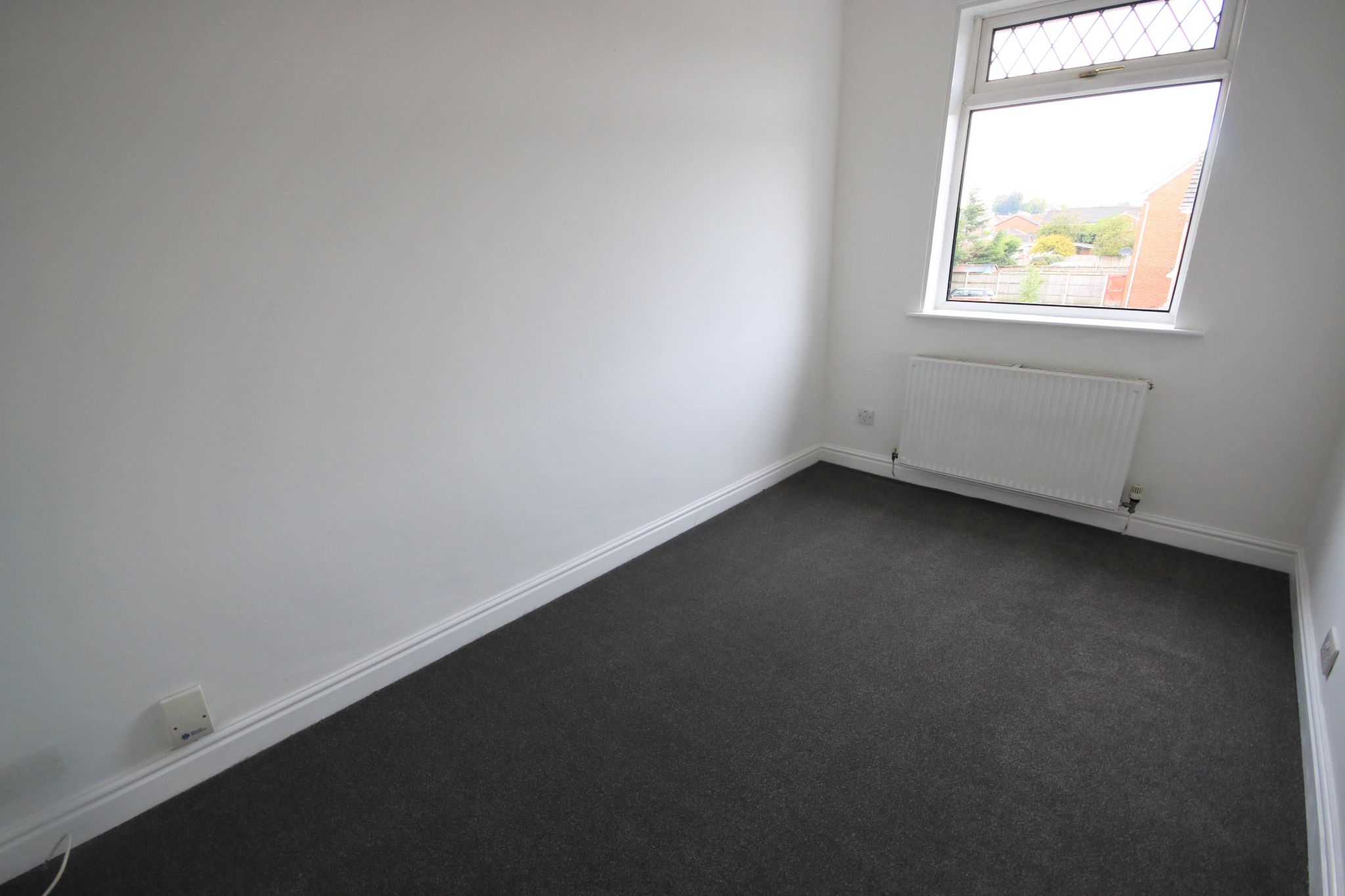2 bedroom mid terraced house Let in Wigan - Photograph 7.
